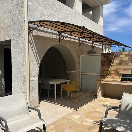 Les Maristella, Goria بيت للعطل